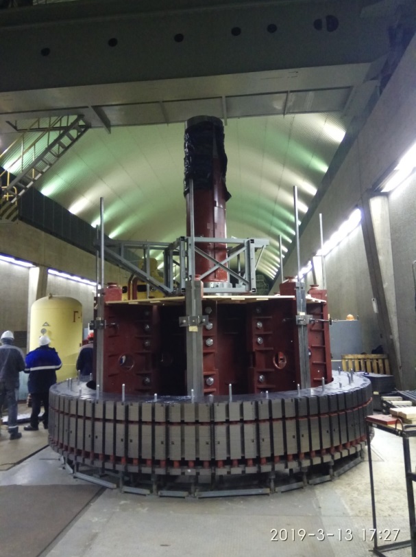 АО "СЭМ" выполняет сборку ротора гидрогенератора СВ 660/165-32 УХЛ4 на Верхне-Туломской ГЭС